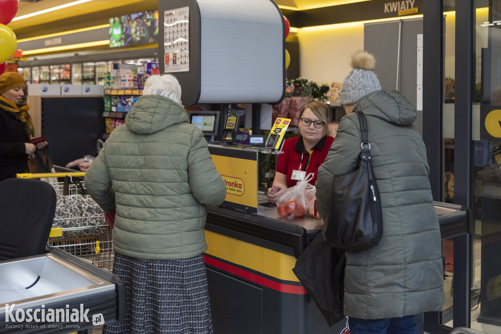 Biedronka w budynku po Tesco już otwarta