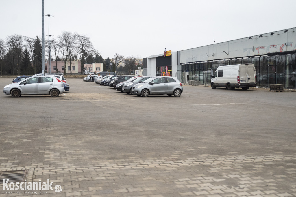 Biedronka w budynku po Tesco już otwarta