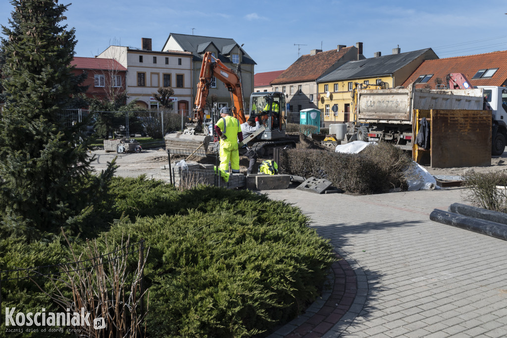 Prace na Rynku w Czempiniu