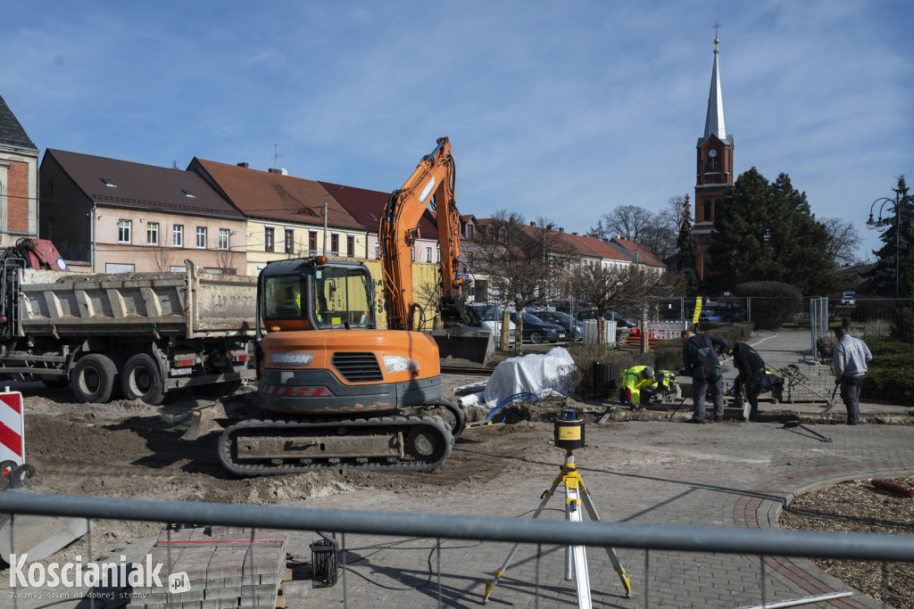 Prace na Rynku w Czempiniu