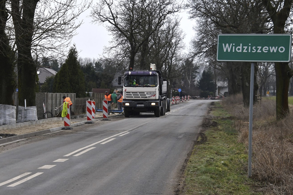 Budują ścieżkę rowerową w Widziszewie