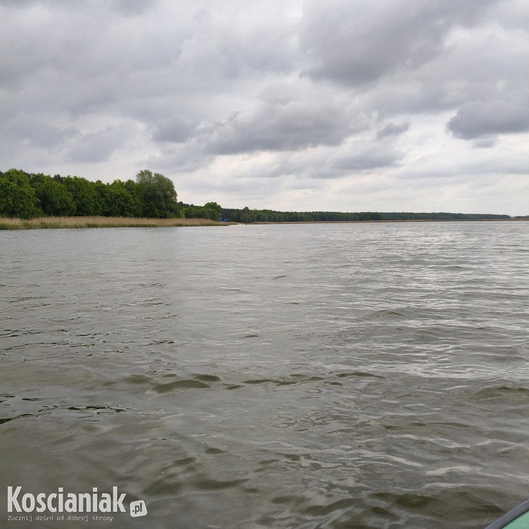 Kontrolowali wędkarzy nad jeziorami powiatu