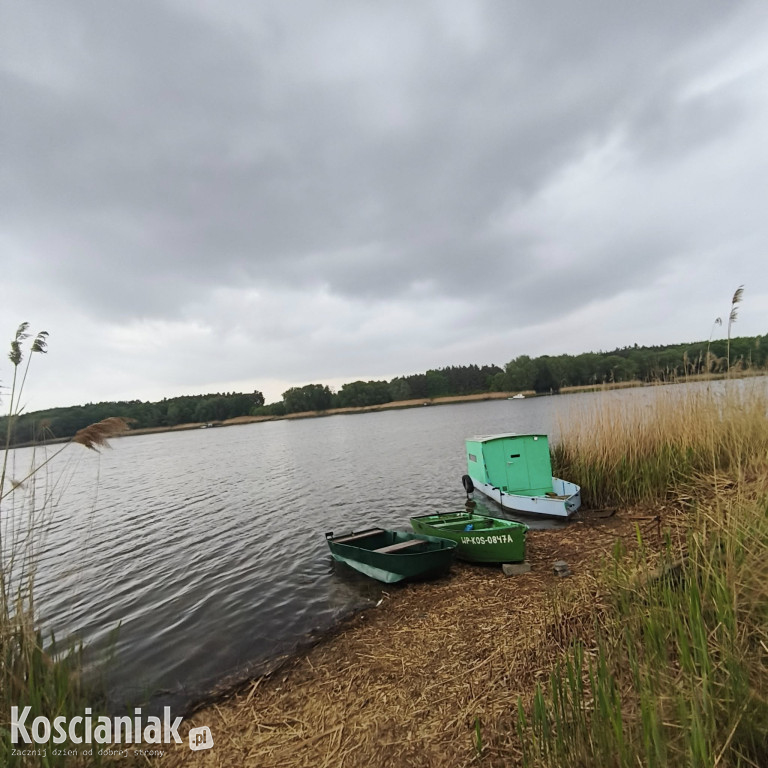 Kontrolowali wędkarzy nad jeziorami powiatu