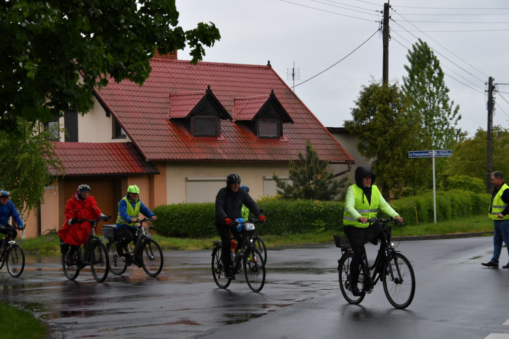 Deszczowy Powiatowy Rajd Rowerowy