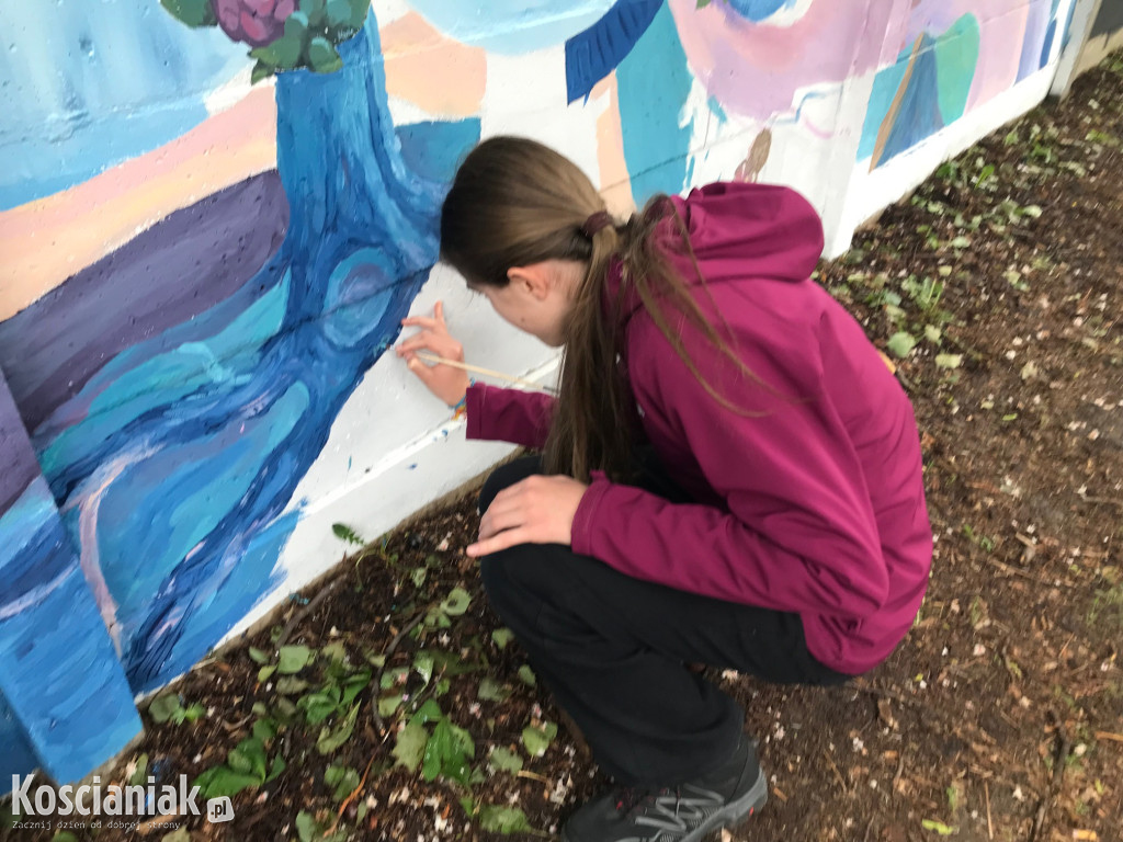 Kolejny mural przy KOK-u już prawie gotowy