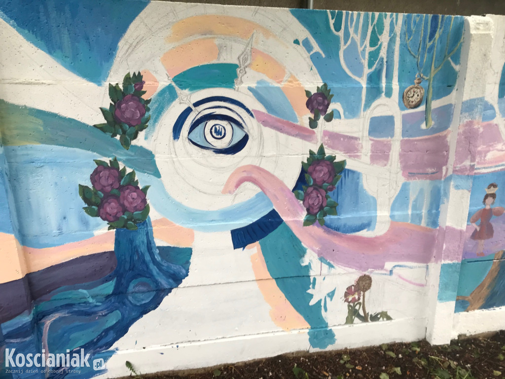 Kolejny mural przy KOK-u już prawie gotowy