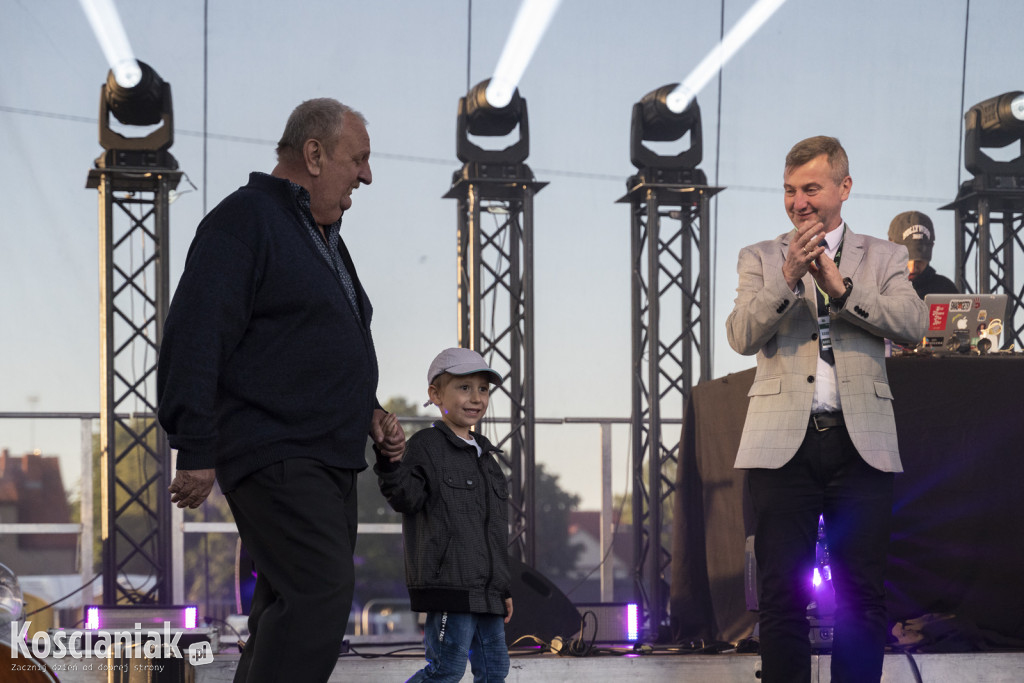 Uroczysta sesja, klucz do bram miasta i zabawa