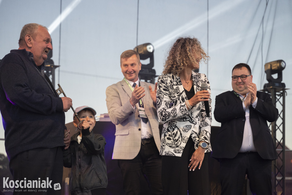 Uroczysta sesja, klucz do bram miasta i zabawa