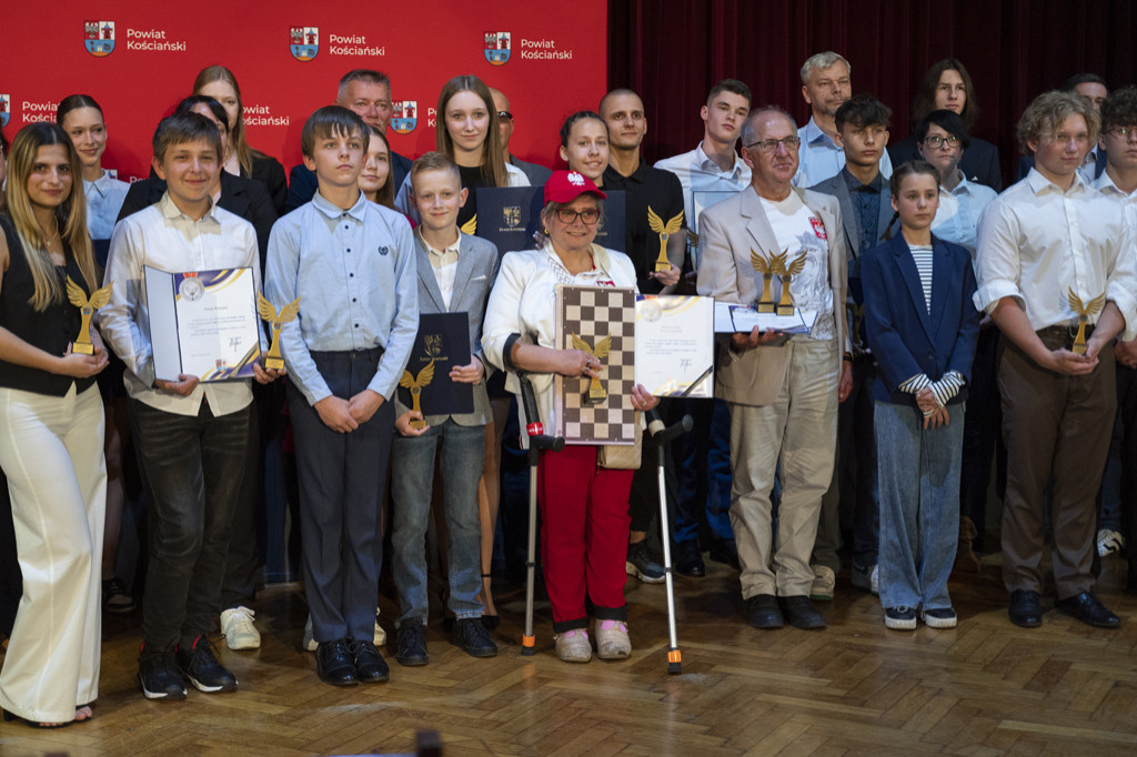 Nagrody dla sportowców od starosty kościańskiego