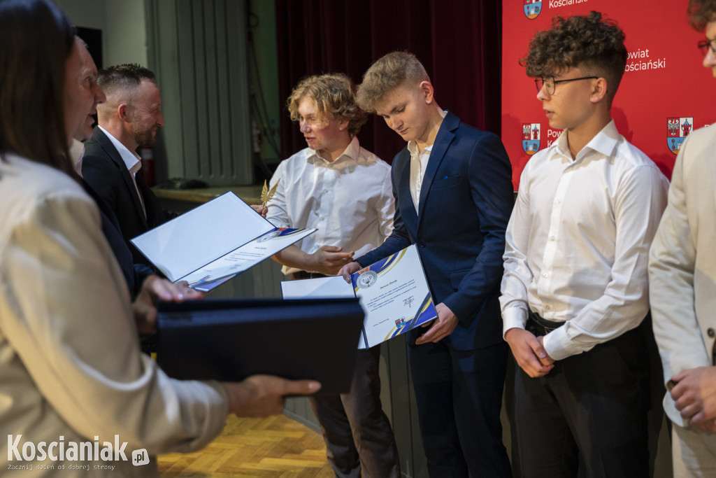 Nagrody dla sportowców od starosty kościańskiego