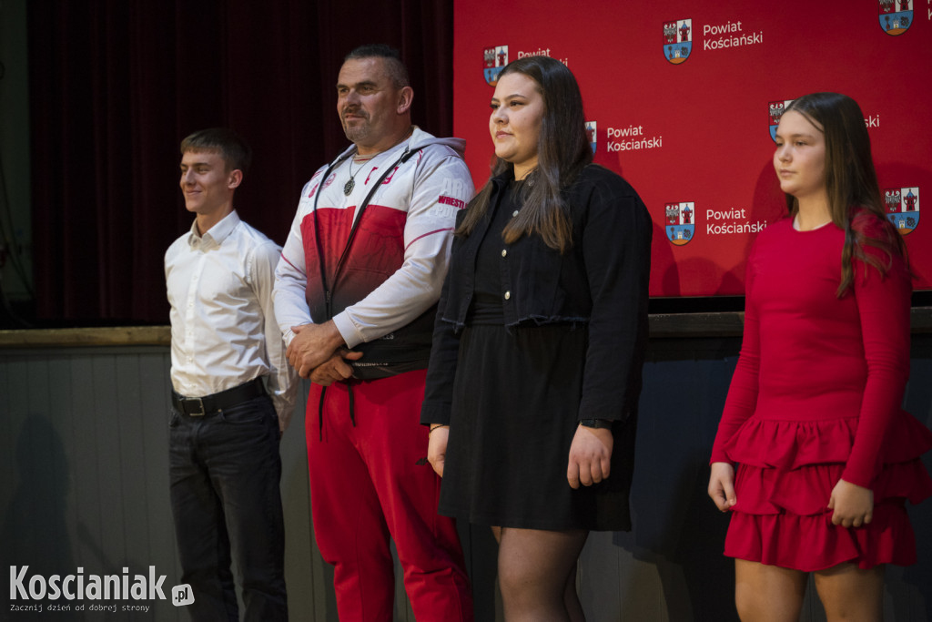 Nagrody dla sportowców od starosty kościańskiego