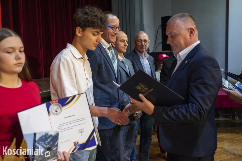 Nagrody dla sportowców od starosty kościańskiego