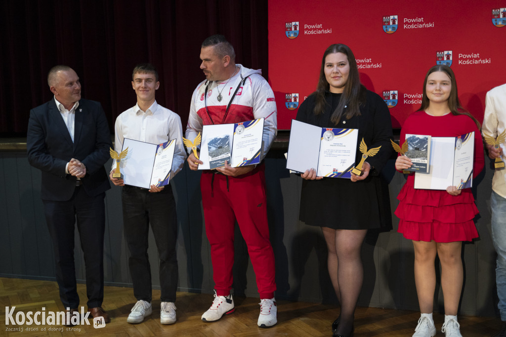 Nagrody dla sportowców od starosty kościańskiego