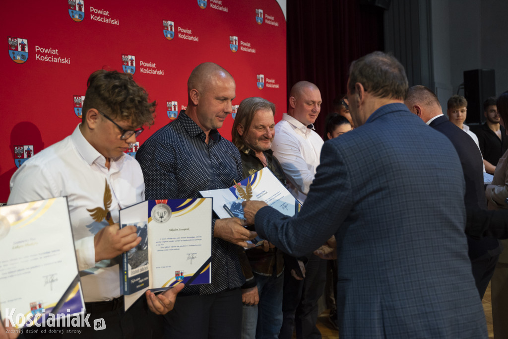 Nagrody dla sportowców od starosty kościańskiego