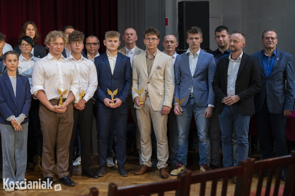 Nagrody dla sportowców od starosty kościańskiego