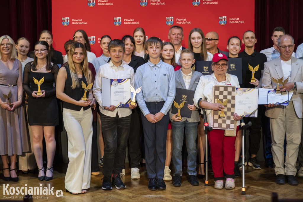 Nagrody dla sportowców od starosty kościańskiego
