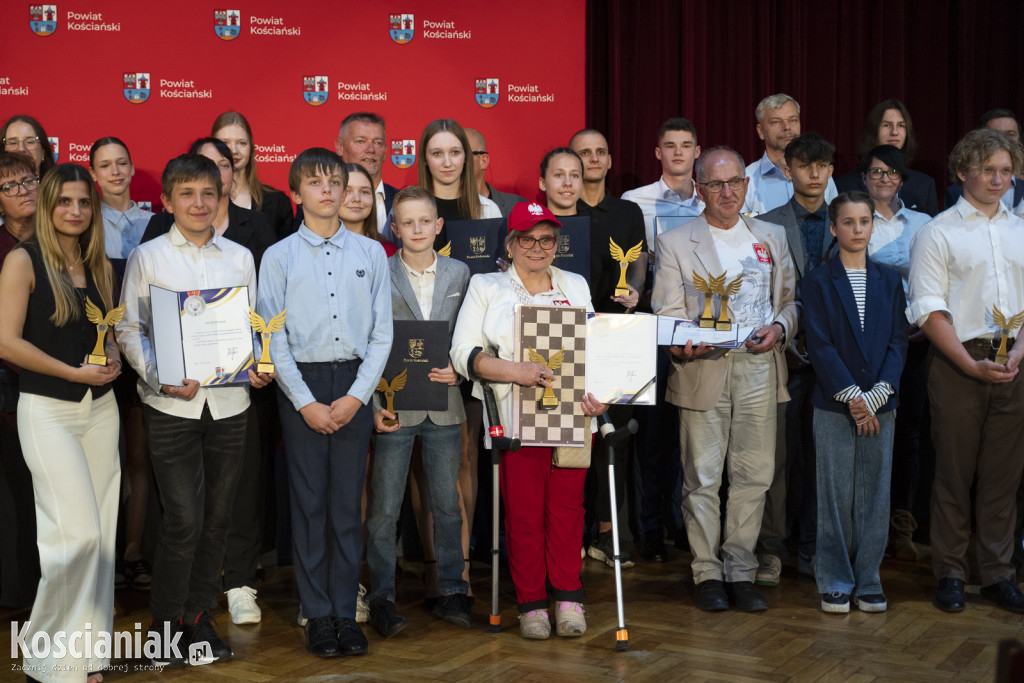 Nagrody dla sportowców od starosty kościańskiego