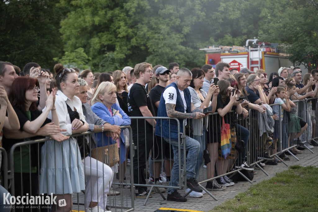 Dni Czempinia. Koncert Happysad i Mała Lady P.