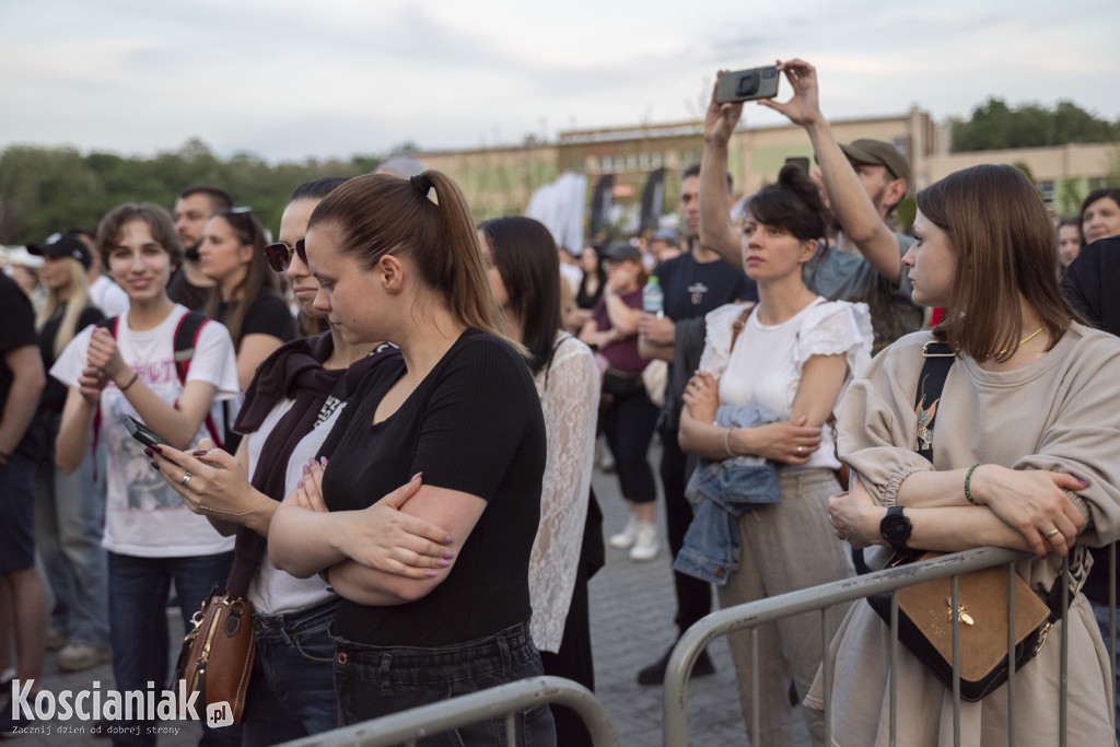 Dni Czempinia. Koncert Happysad i Mała Lady P.