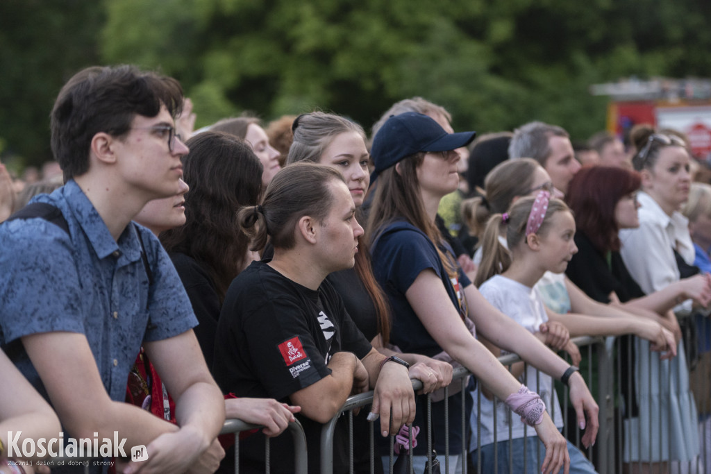Dni Czempinia. Koncert Happysad i Mała Lady P.