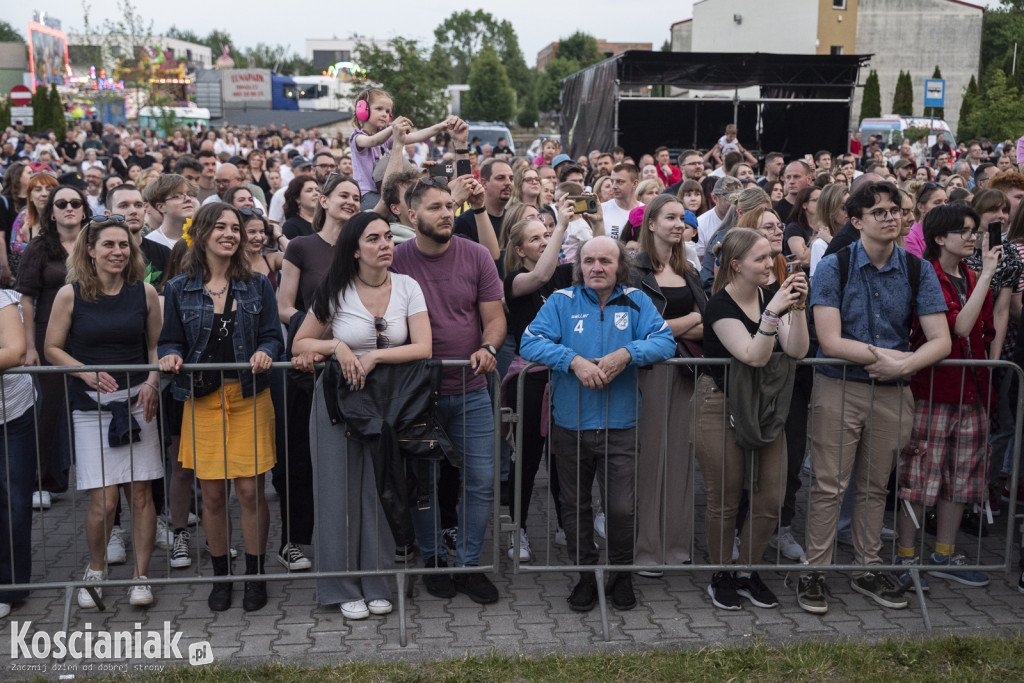 Dni Czempinia. Koncert Happysad i Mała Lady P.