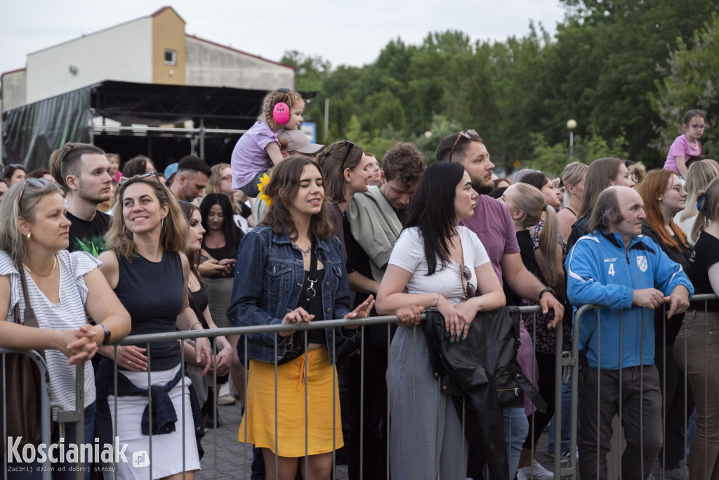 Dni Czempinia. Koncert Happysad i Mała Lady P.