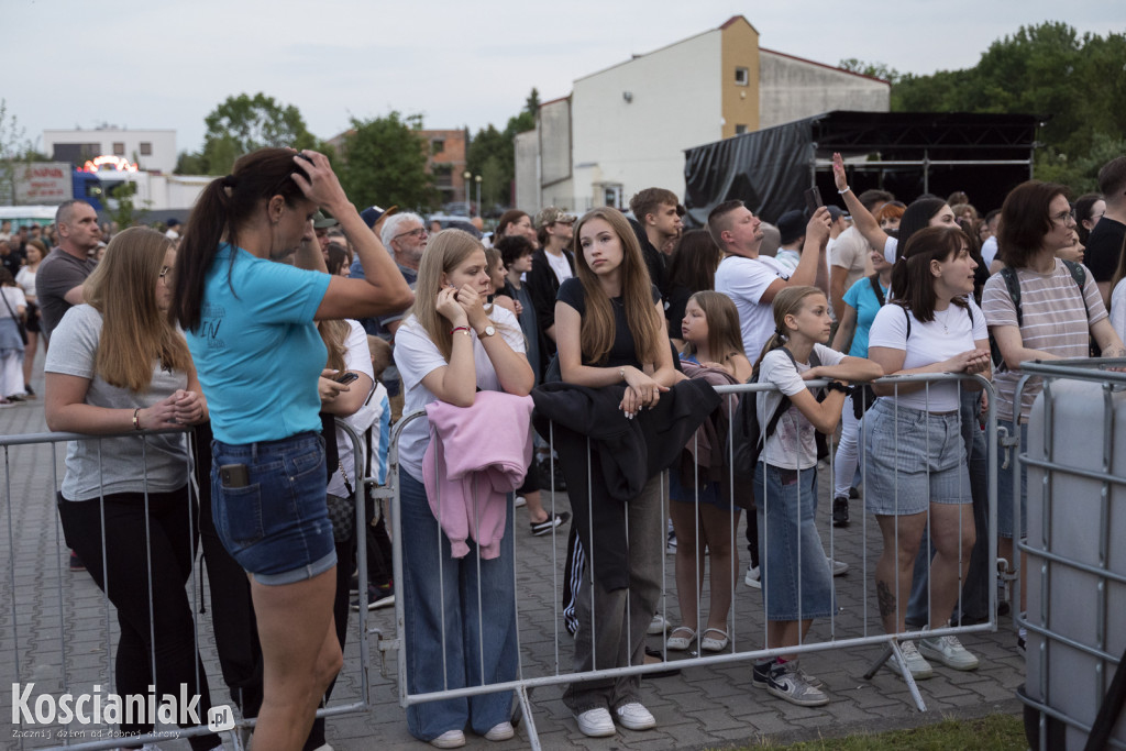 Dni Czempinia. Koncert Happysad i Mała Lady P.