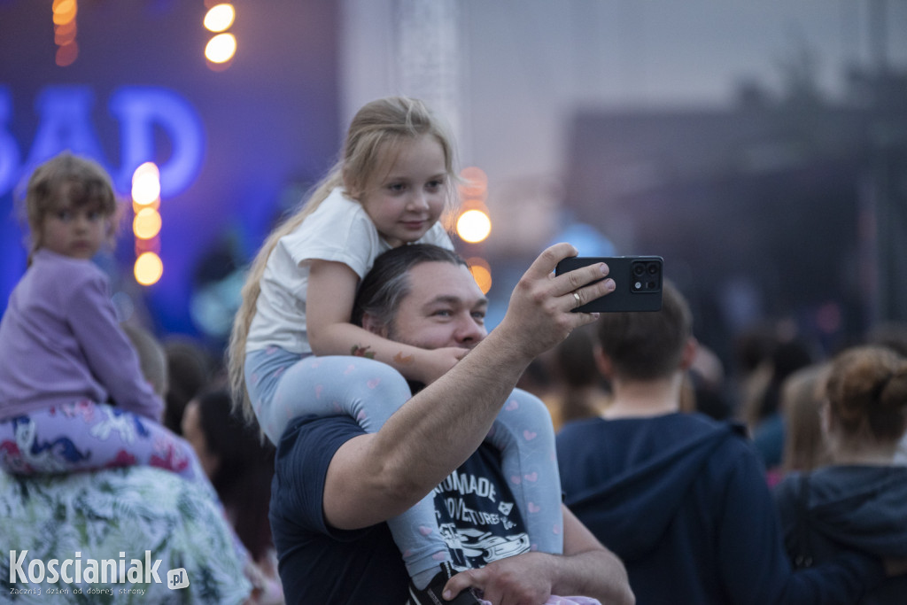 Dni Czempinia. Koncert Happysad i Mała Lady P.