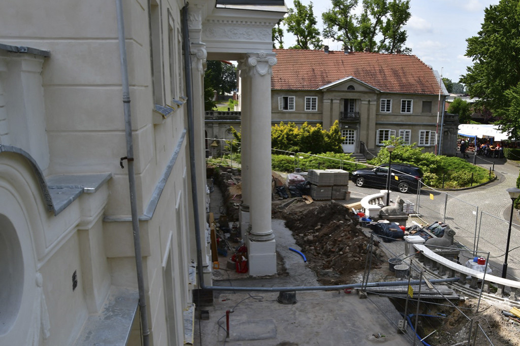 Pałac w Jarogniewicach odzyskuje blask