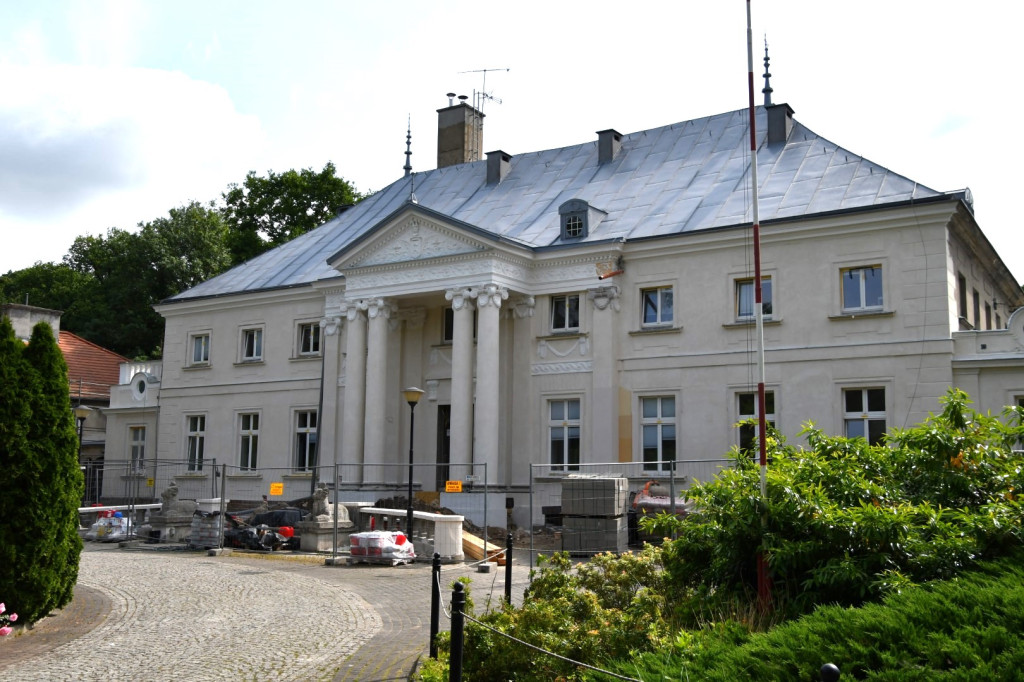 Pałac w Jarogniewicach odzyskuje blask