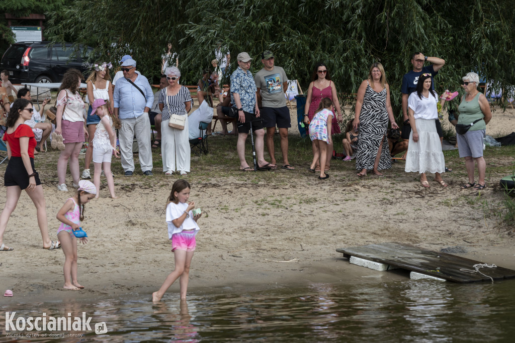 Noc Świętojańska i koncert na plaży w Nowym Dębcu