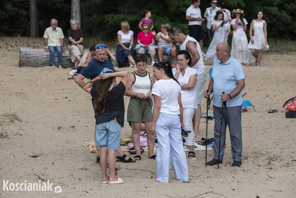 Noc Świętojańska i koncert na plaży w Nowym Dębcu
