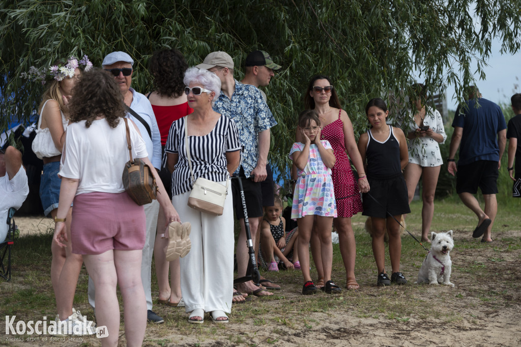 Noc Świętojańska i koncert na plaży w Nowym Dębcu