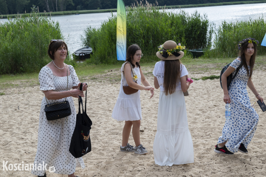 Noc Świętojańska i koncert na plaży w Nowym Dębcu