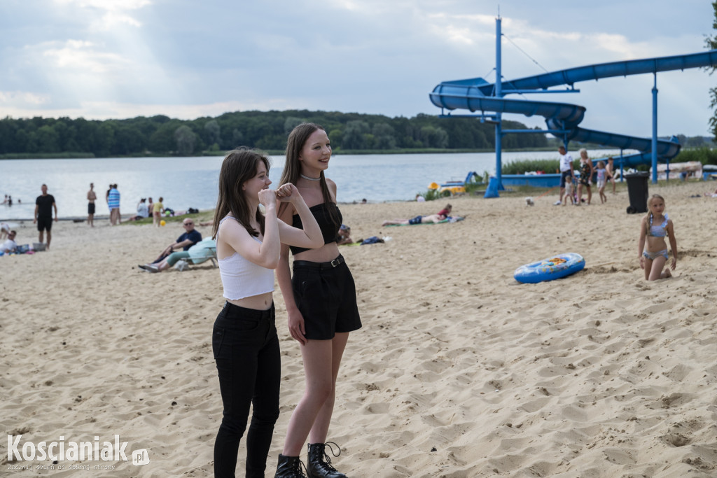Noc Świętojańska i koncert na plaży w Nowym Dębcu