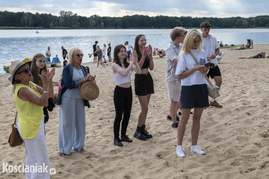 Noc Świętojańska i koncert na plaży w Nowym Dębcu