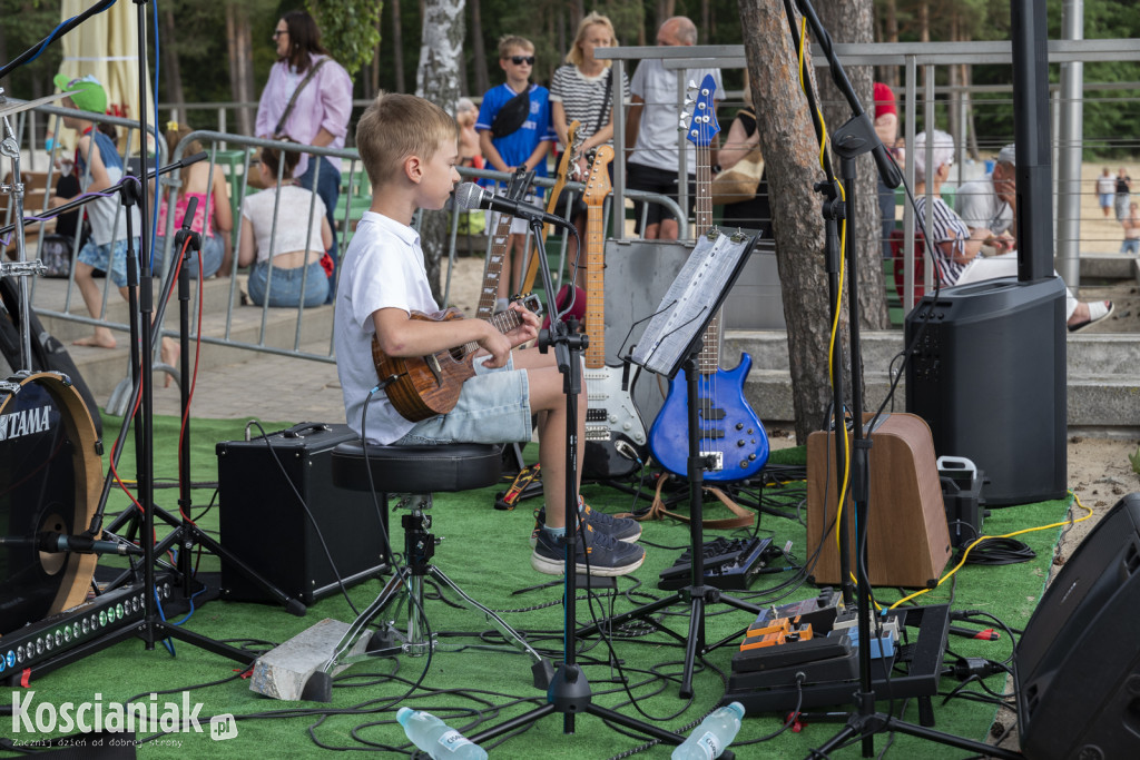 Noc Świętojańska i koncert na plaży w Nowym Dębcu