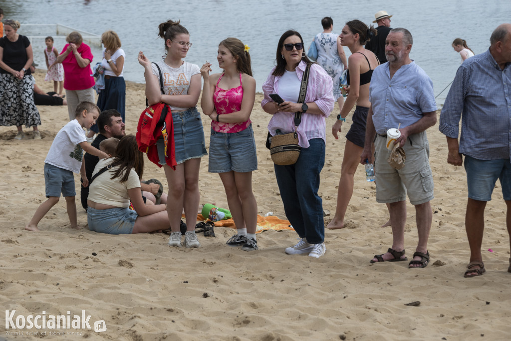 Noc Świętojańska i koncert na plaży w Nowym Dębcu