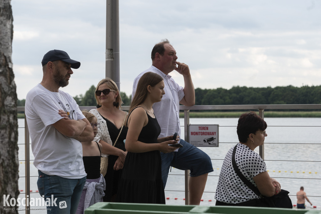 Noc Świętojańska i koncert na plaży w Nowym Dębcu