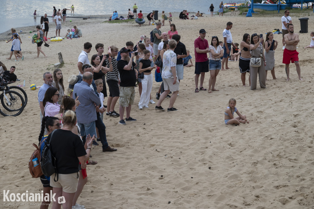 Noc Świętojańska i koncert na plaży w Nowym Dębcu