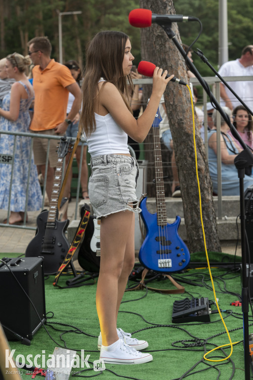 Noc Świętojańska i koncert na plaży w Nowym Dębcu
