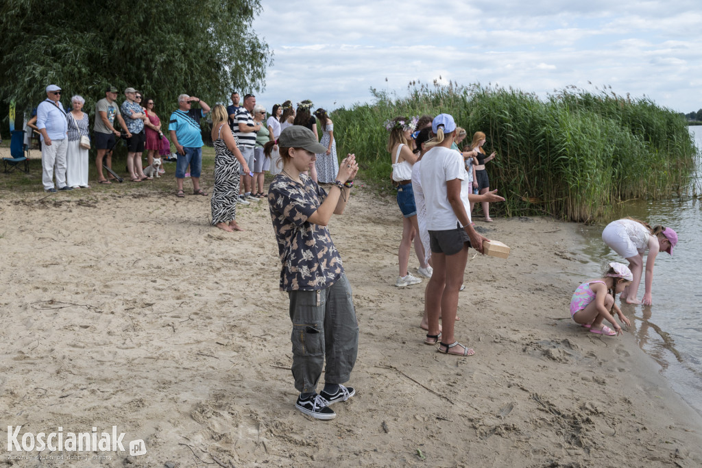 Noc Świętojańska i koncert na plaży w Nowym Dębcu