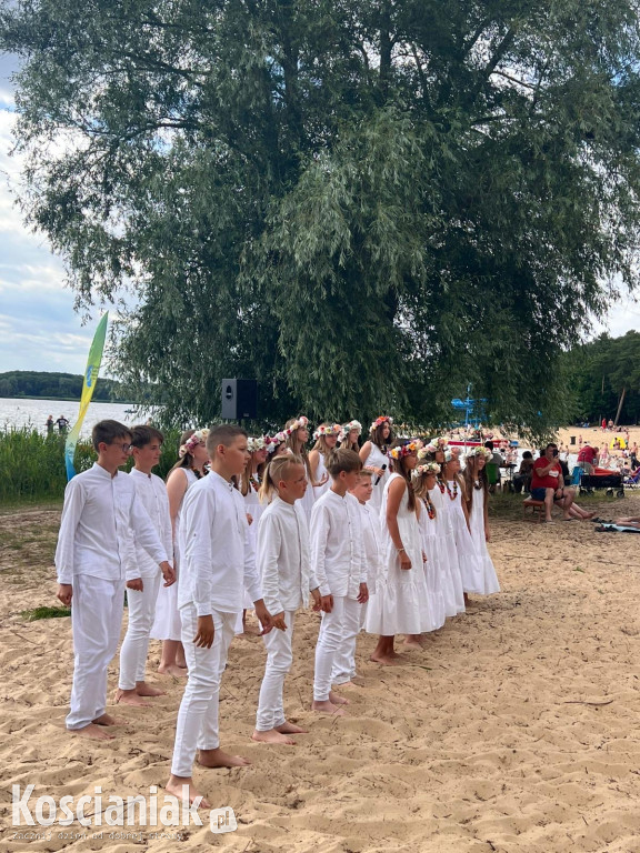 Noc Świętojańska i koncert na plaży w Nowym Dębcu