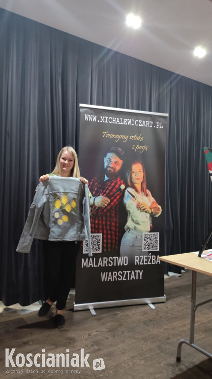 Malowały na dżinsie. Powstały oryginalne ubrania