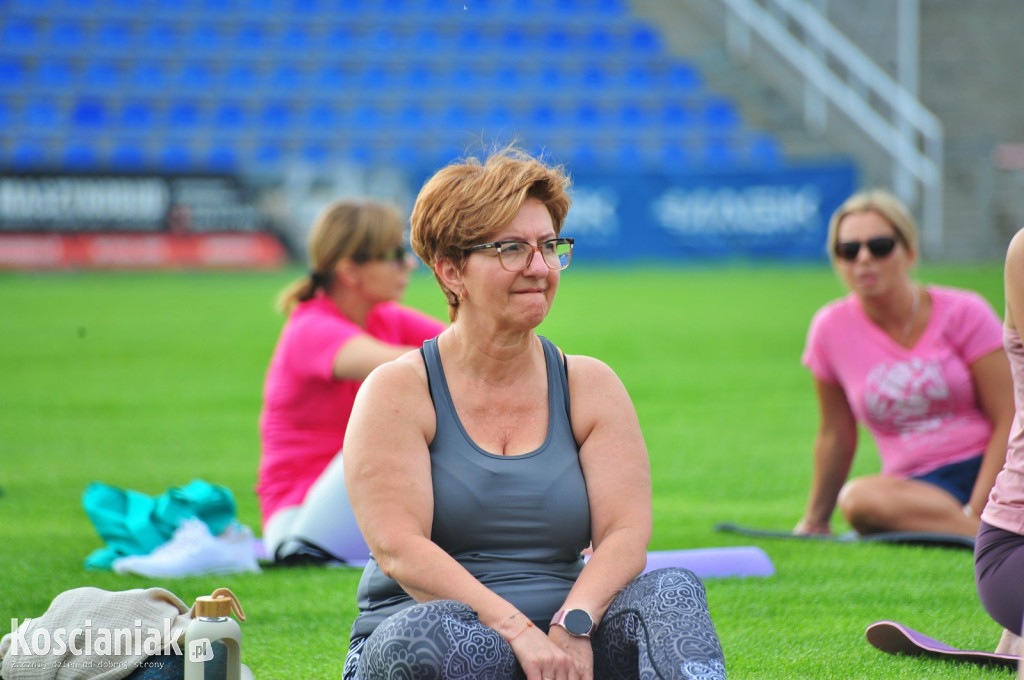 Ostatnia lipcowa joga na stadionie w Kościanie