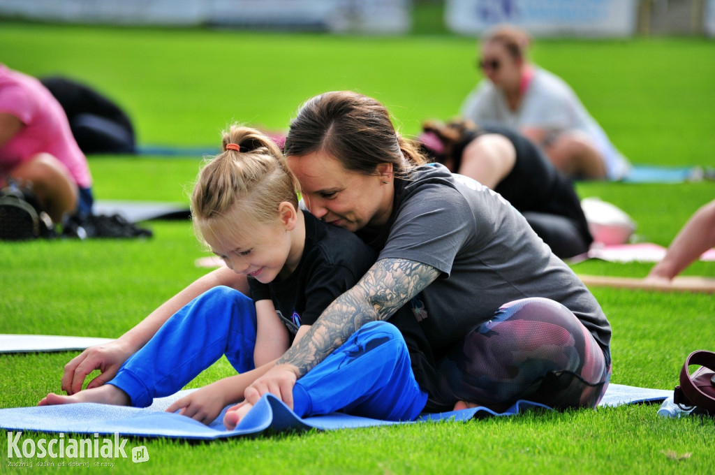 Ostatnia lipcowa joga na stadionie w Kościanie