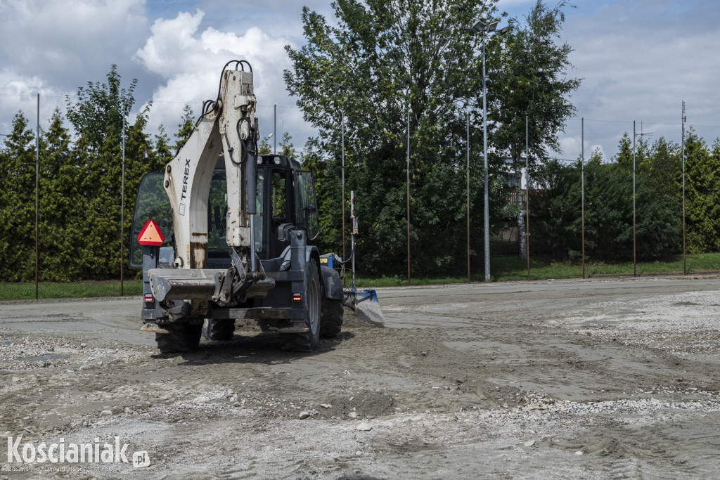 Trwa modernizacja Orlików przy Wyzwolenia