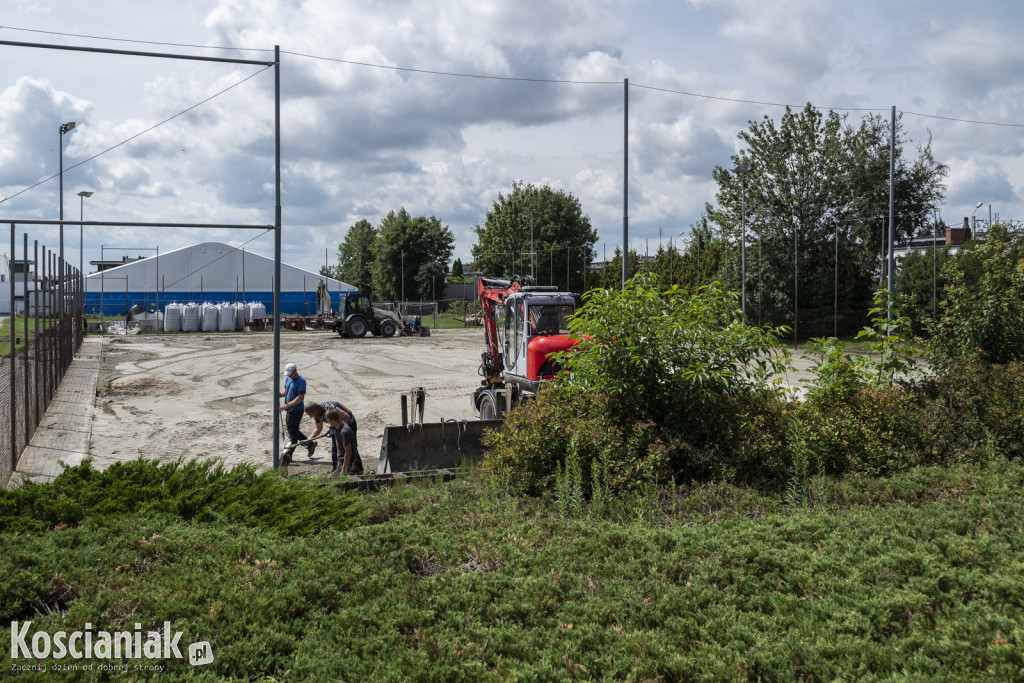 Trwa modernizacja Orlików przy Wyzwolenia