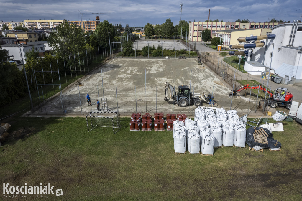 Trwa modernizacja Orlików przy Wyzwolenia