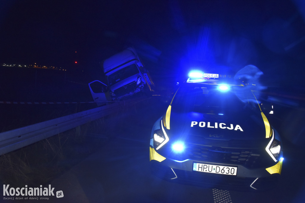 Pijany wjechał busem w bariery na S5
